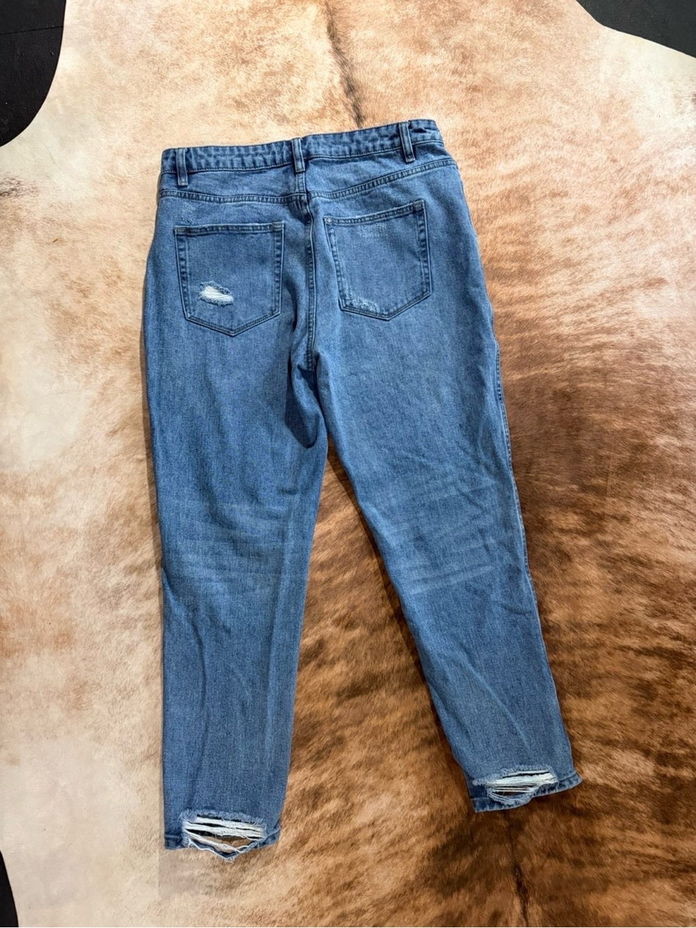 Vervet Los Angeles Distressed Boyfriend Jeans Size 31 Medium Wash Denim - Picture 3 of 5